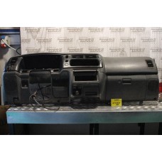 Ταμπλό-Αεραγωγοι-Ντουλαπάκι Συνοδηγού Mitsubishi L200 1997-2001
